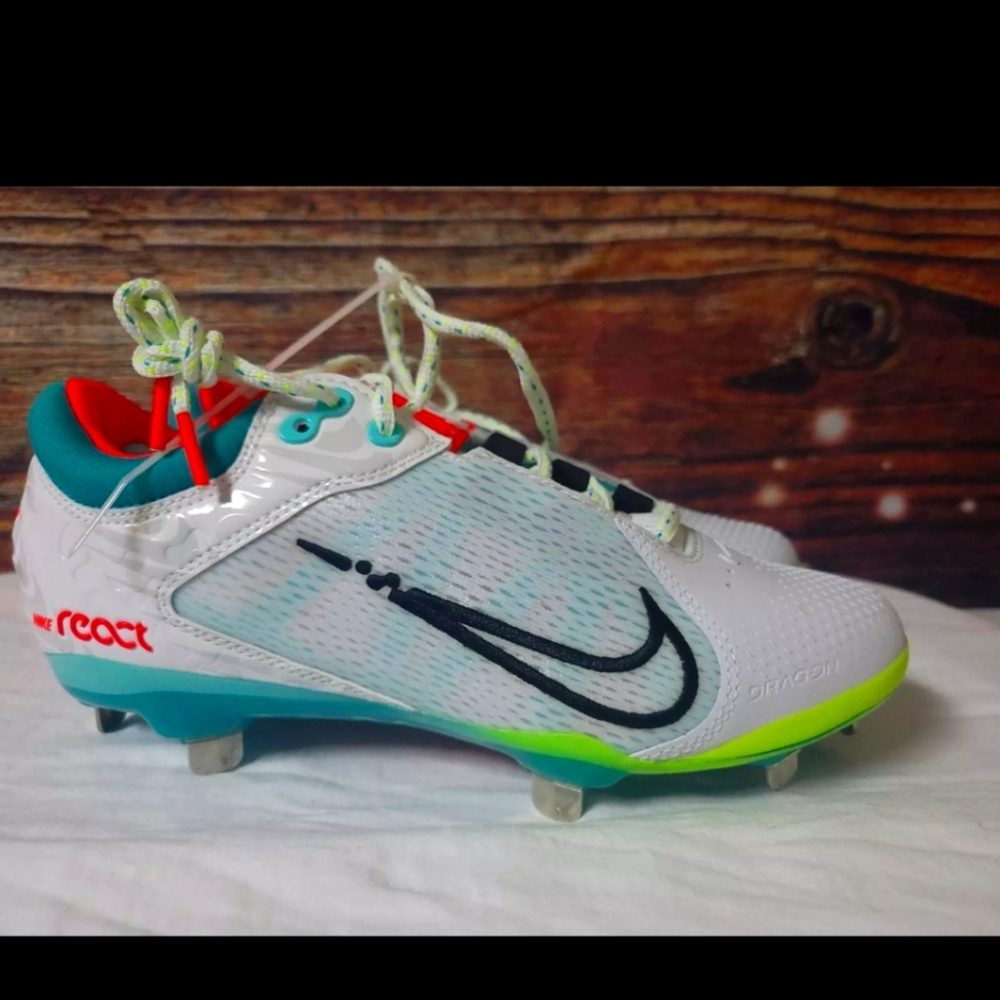 Nike Renew Hyperdiamond 4 Pro Softball cleats